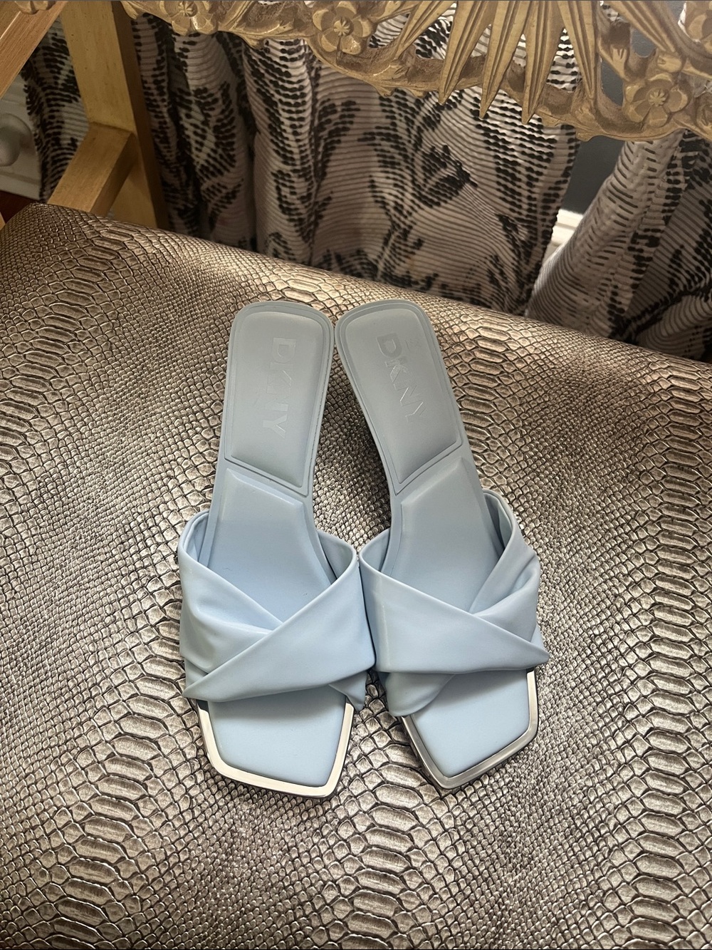New DKNY Pale Blue Twisted Strap Slide Jolaine Mules